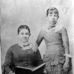 Sisters Lessie and Ida Sims