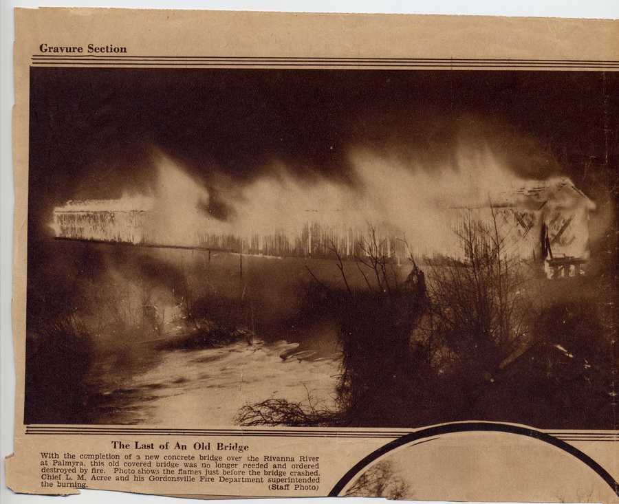 Burning of covered bridge 1931.jpg